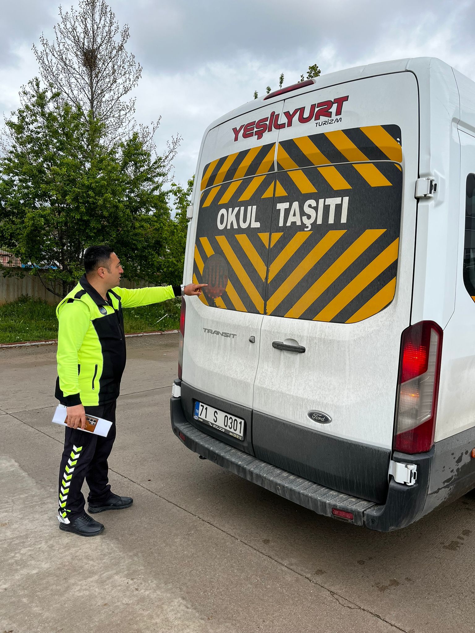 trafik-zabita-ekiplerimiz-okul-servislerindeki-denetimleri-surduruyor